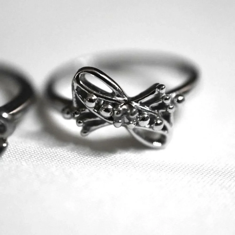 Set Of 2 Trendy Stylish Silver Tone Flower/Bow Size 10 & 11 Y2K Preppy Rings